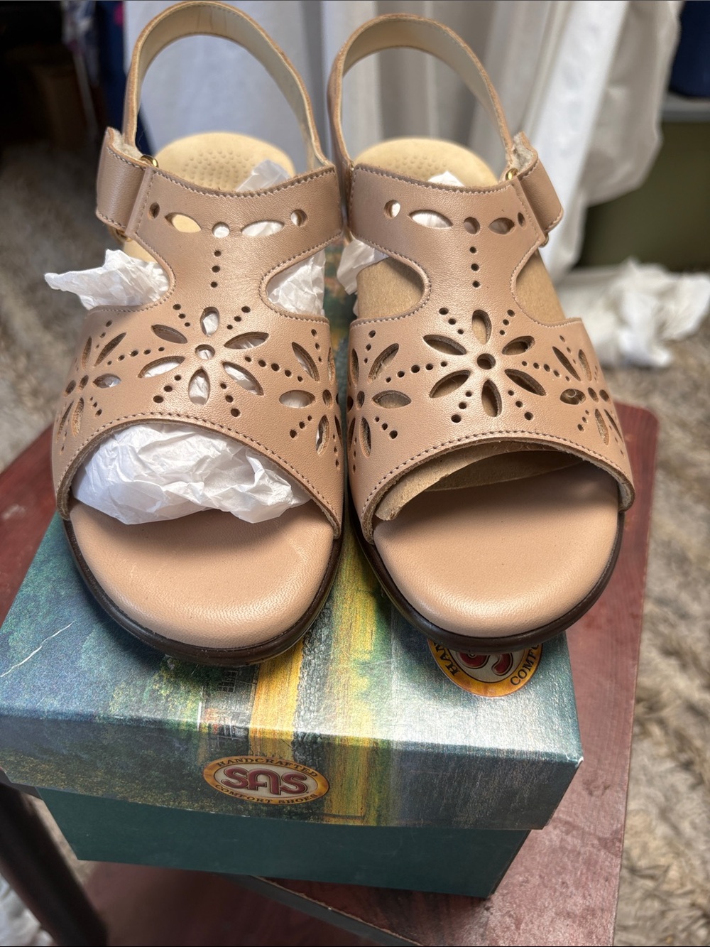 SAS comfort Women's Tan Floral Cutout Slingback Sandals